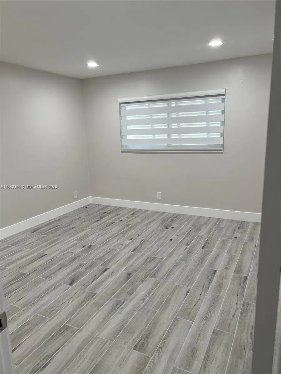 1200 N Mariposa Ave, #D102