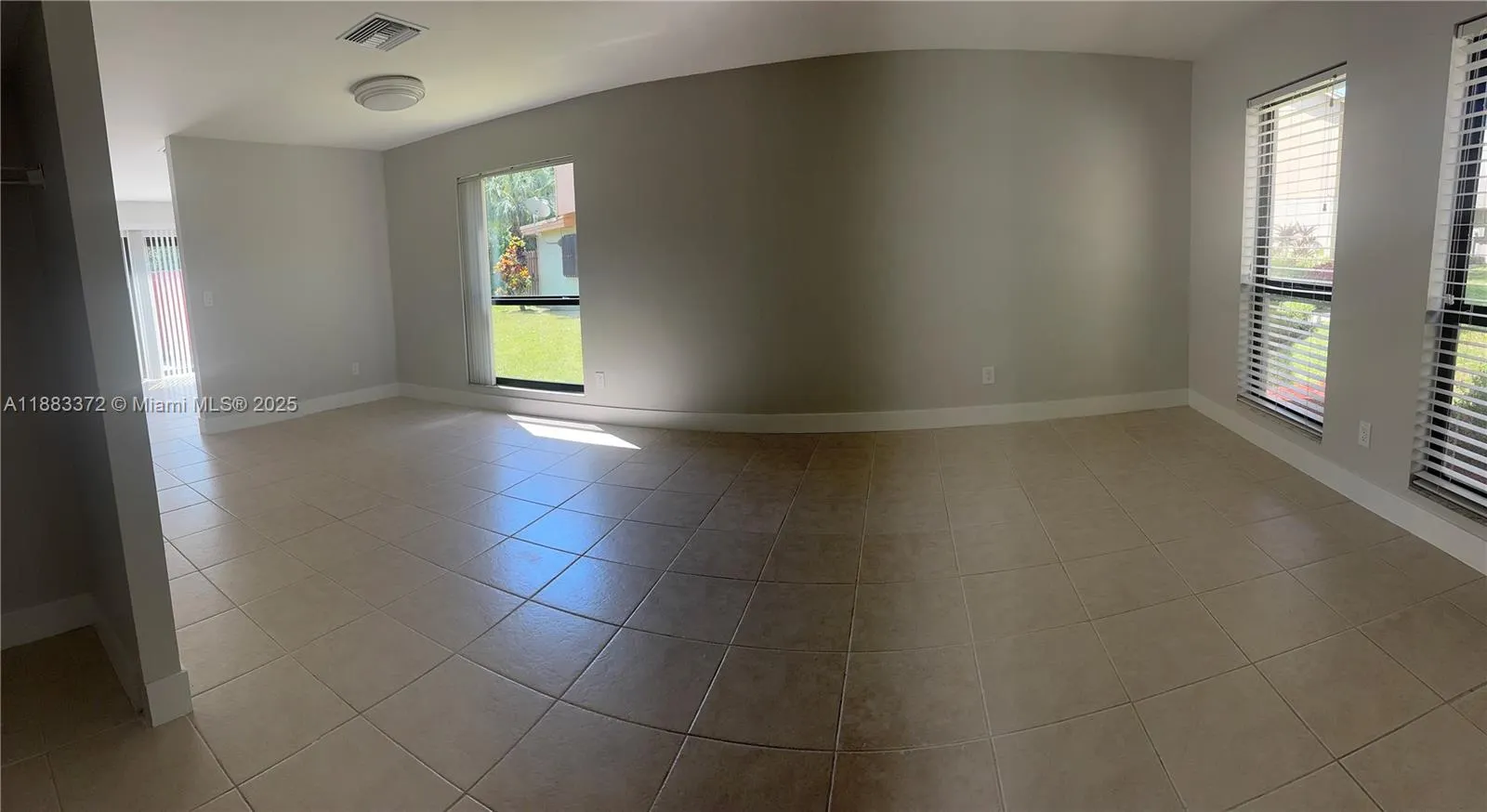 811 Sandtree Dr, #811