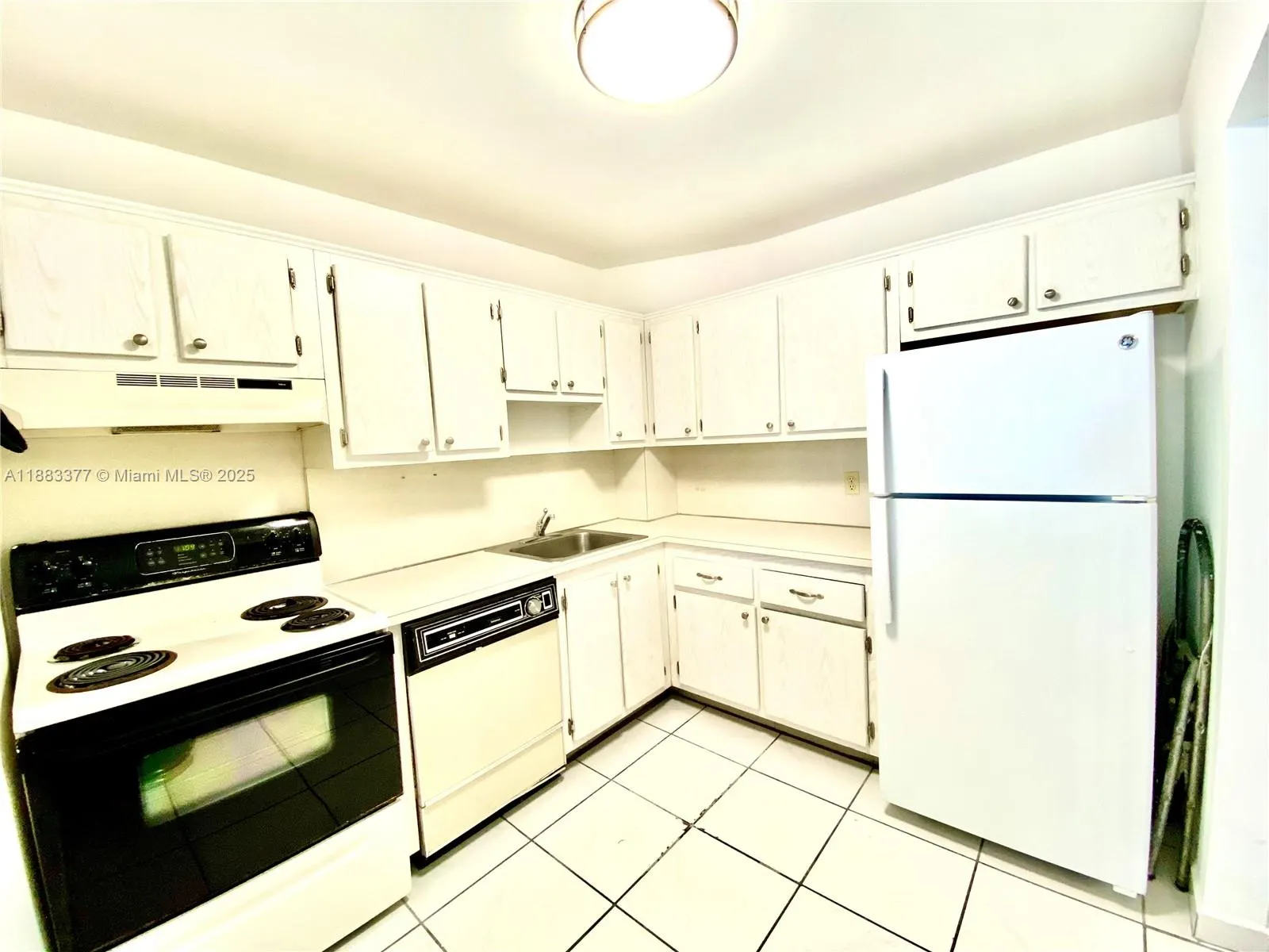 16950 DIXIE, #A536