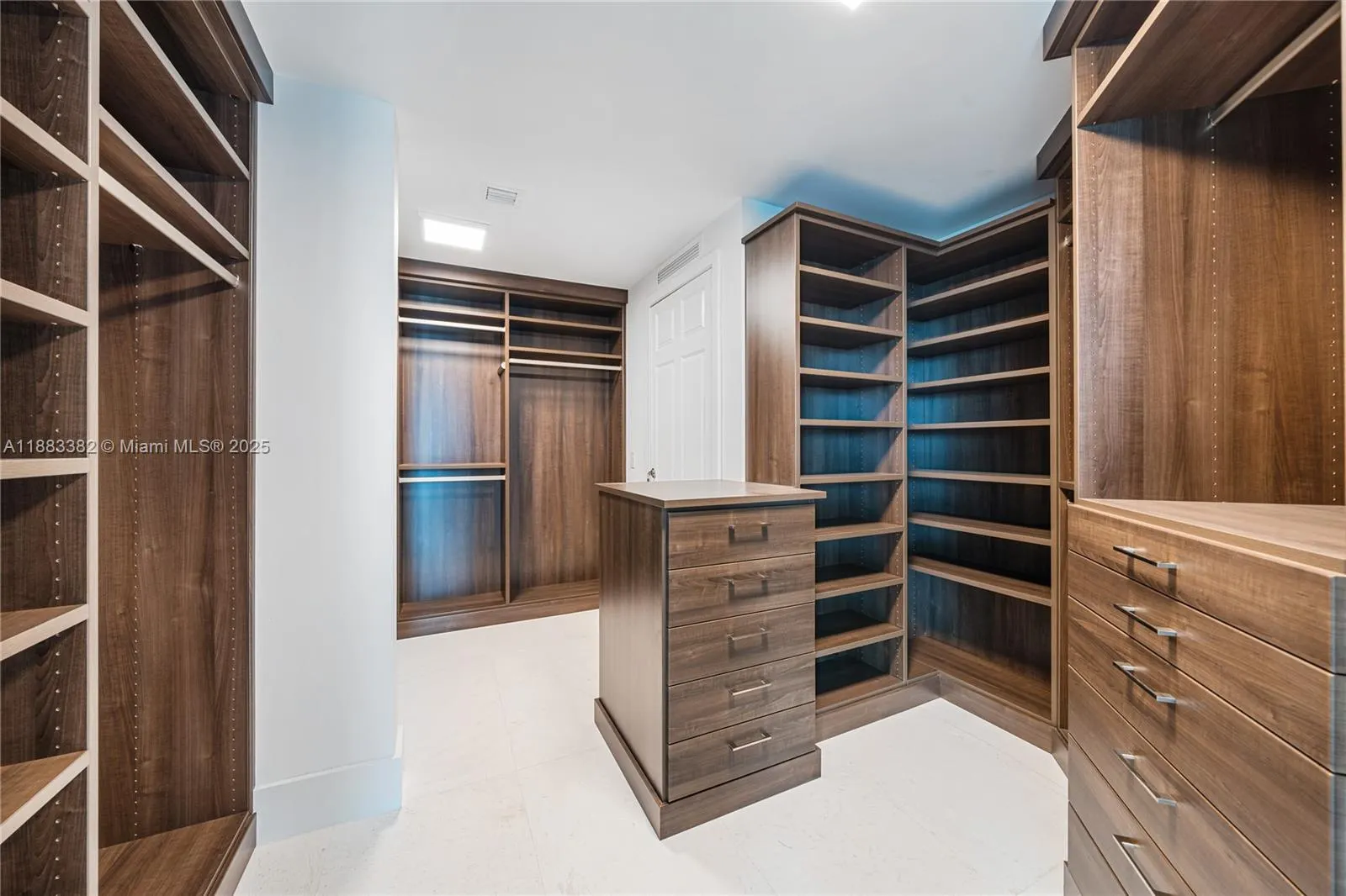 1643 Brickell Ave, #PH4902