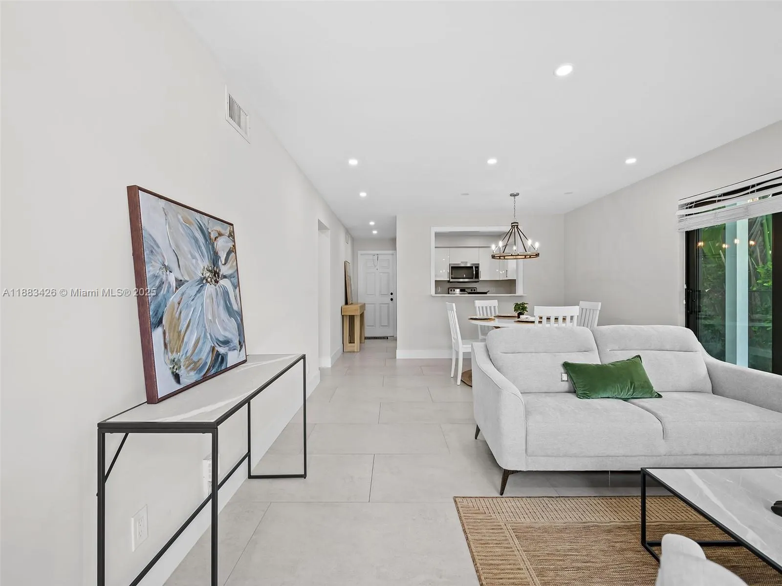 1305 SE 1st St, #2