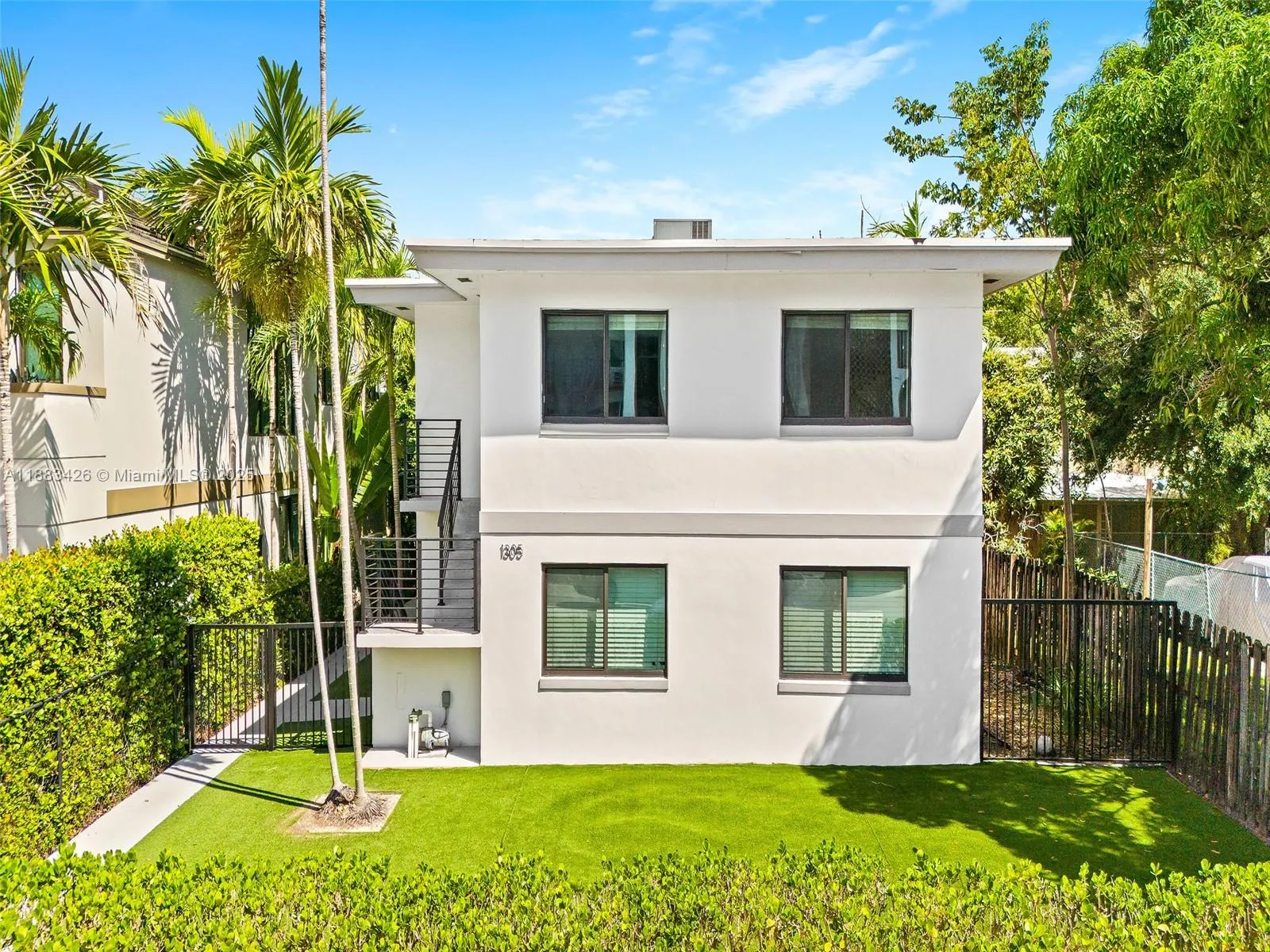 1305 SE 1st St, #2