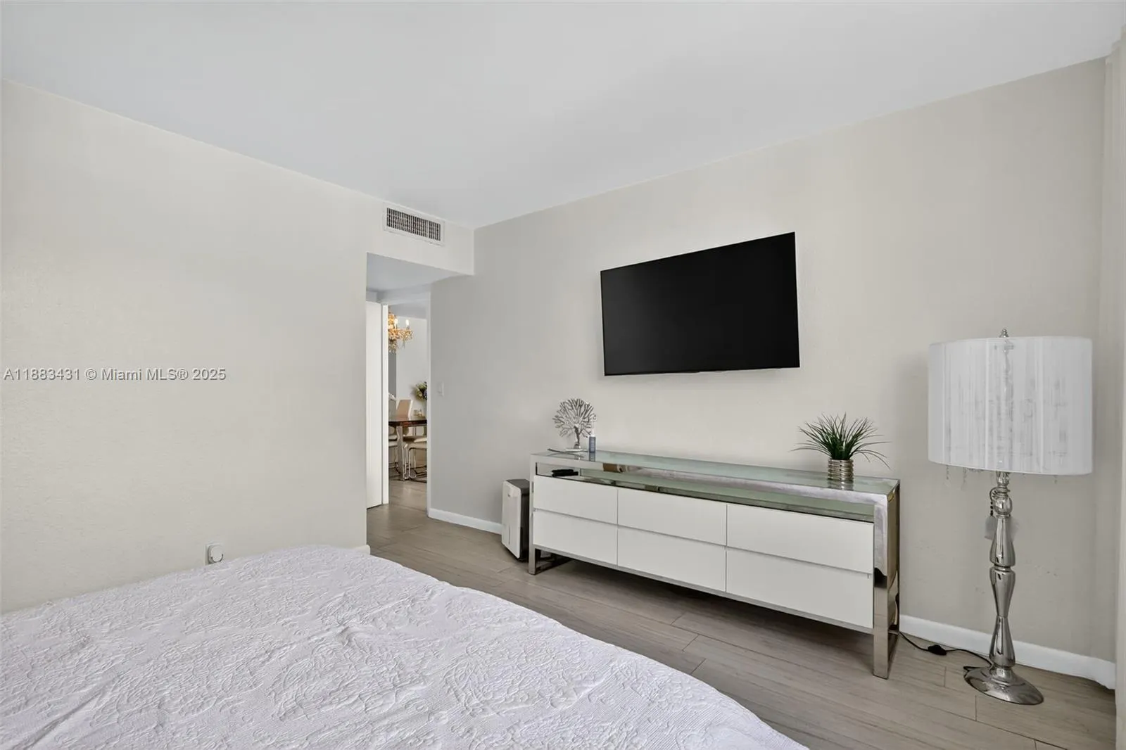 4001 S Ocean Dr, #14G