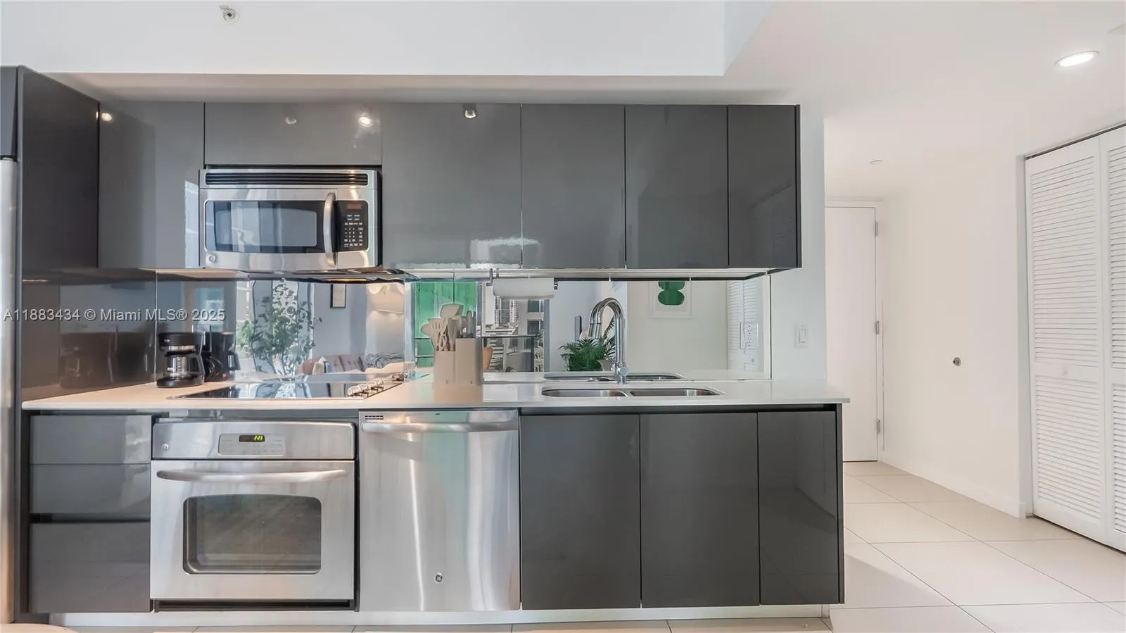 31 SE 6th St, #1708