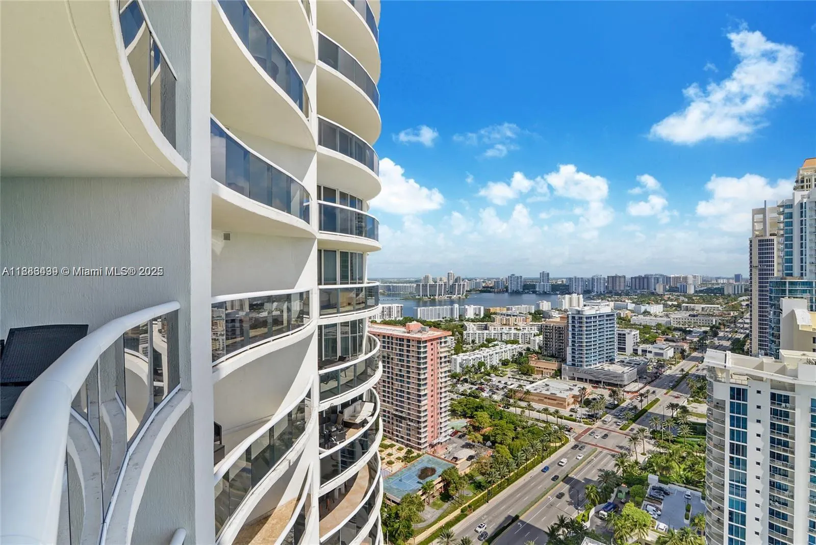 17201 Collins Ave, #3302