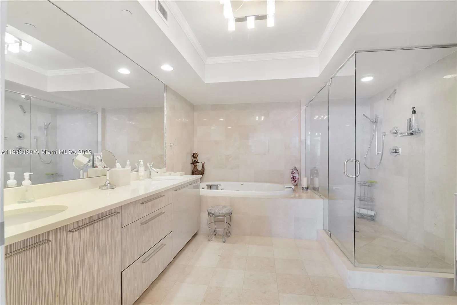 17201 Collins Ave, #3302