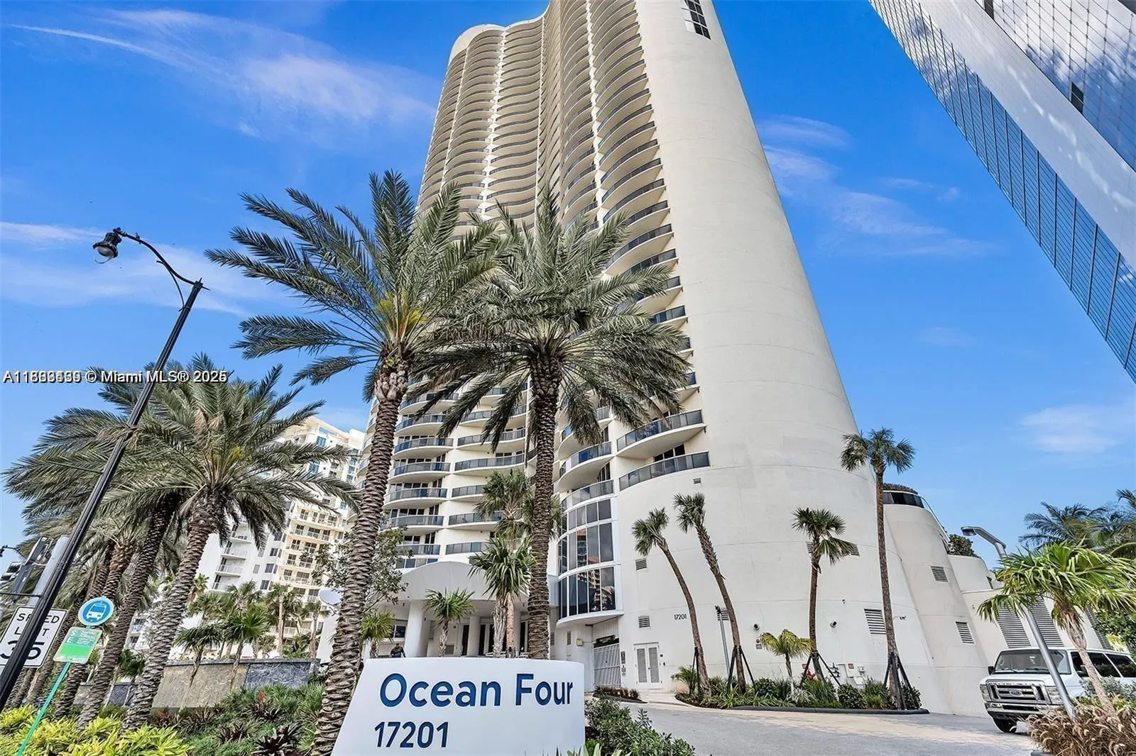 17201 Collins Ave, #3302