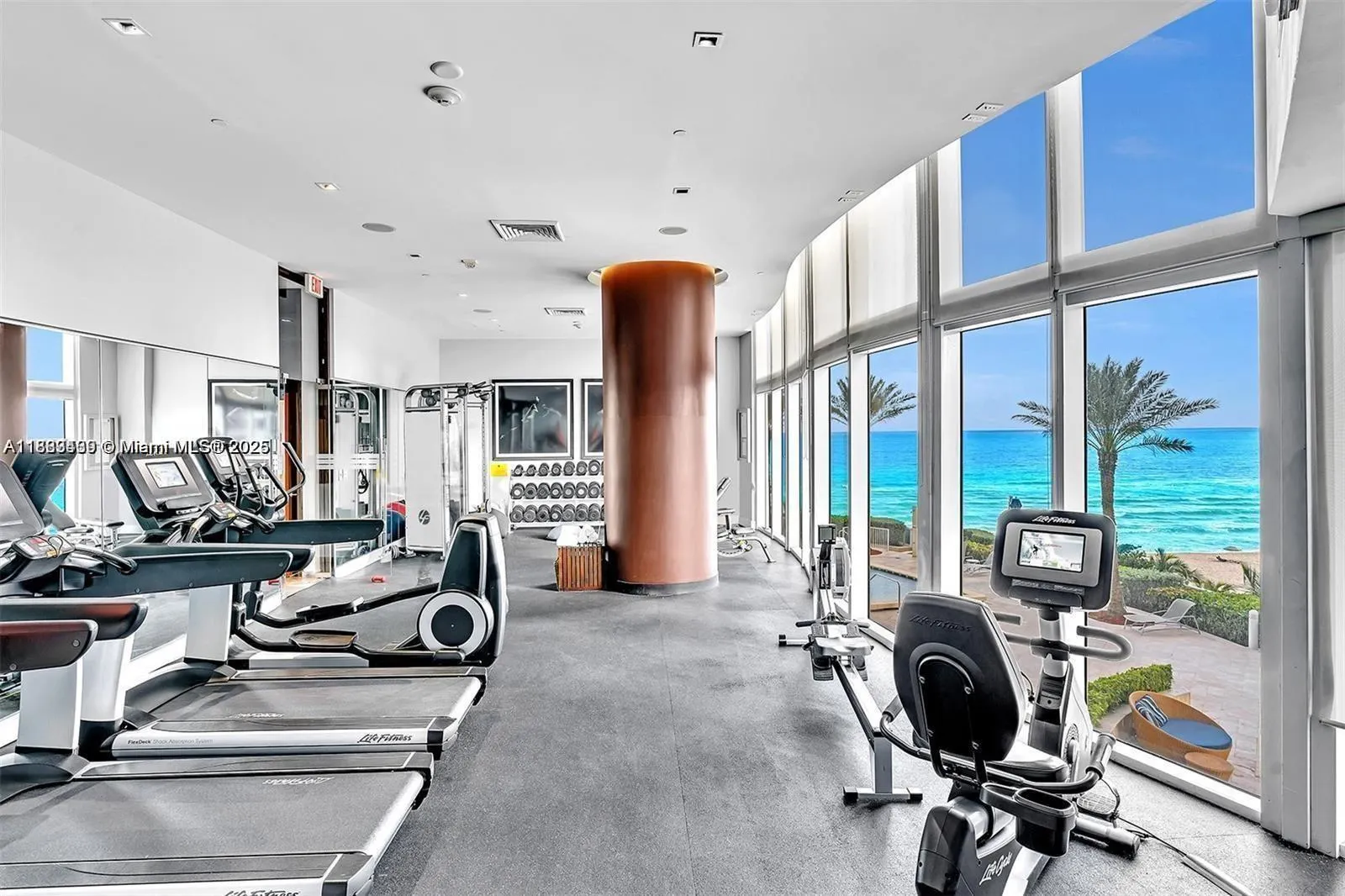 17201 Collins Ave, #3302