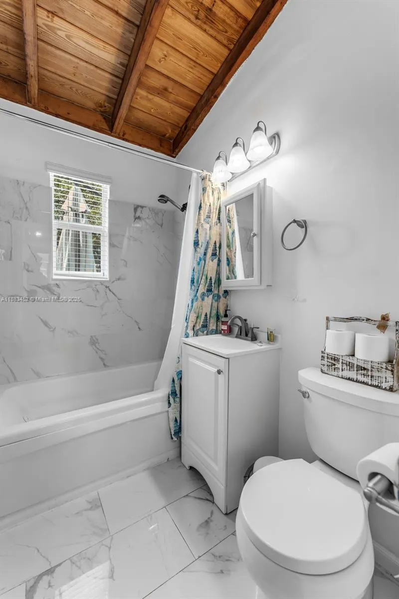 7 Coral Dr