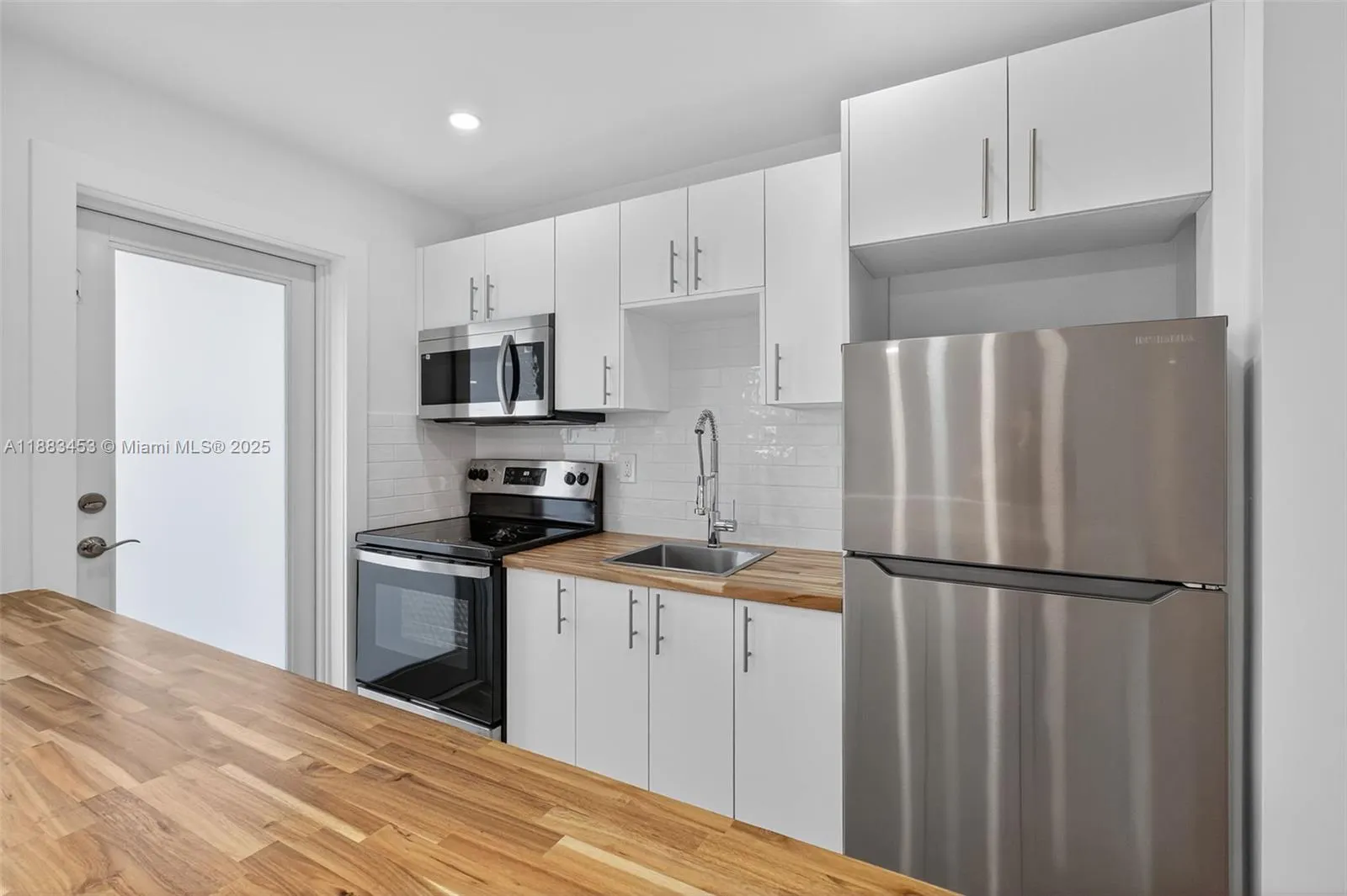 1334 Euclid Ave, #10