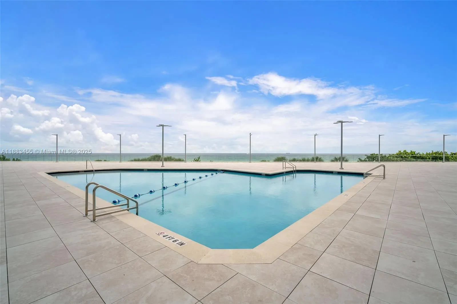 7135 Collins Ave, #736