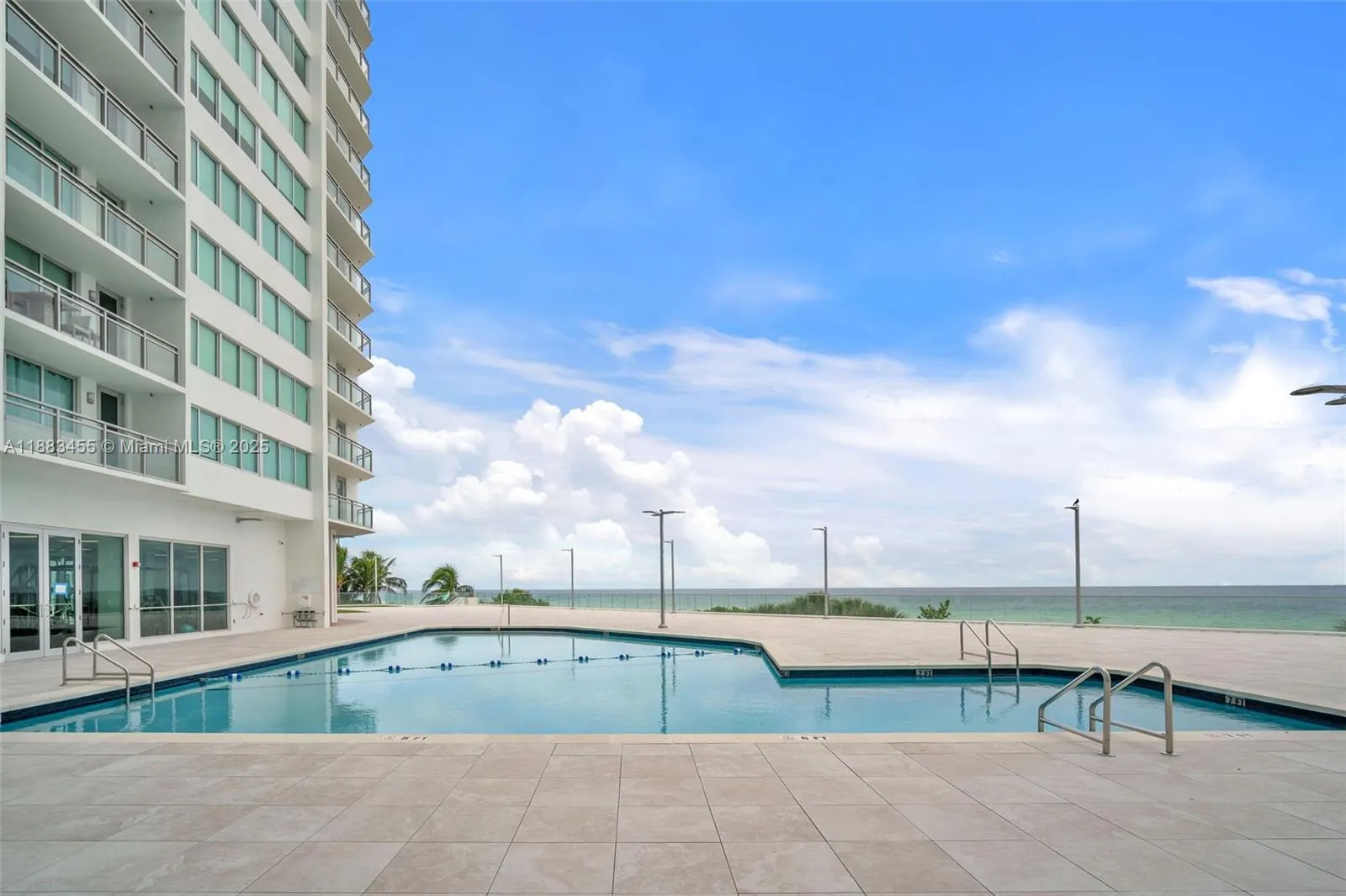 7135 Collins Ave, #736