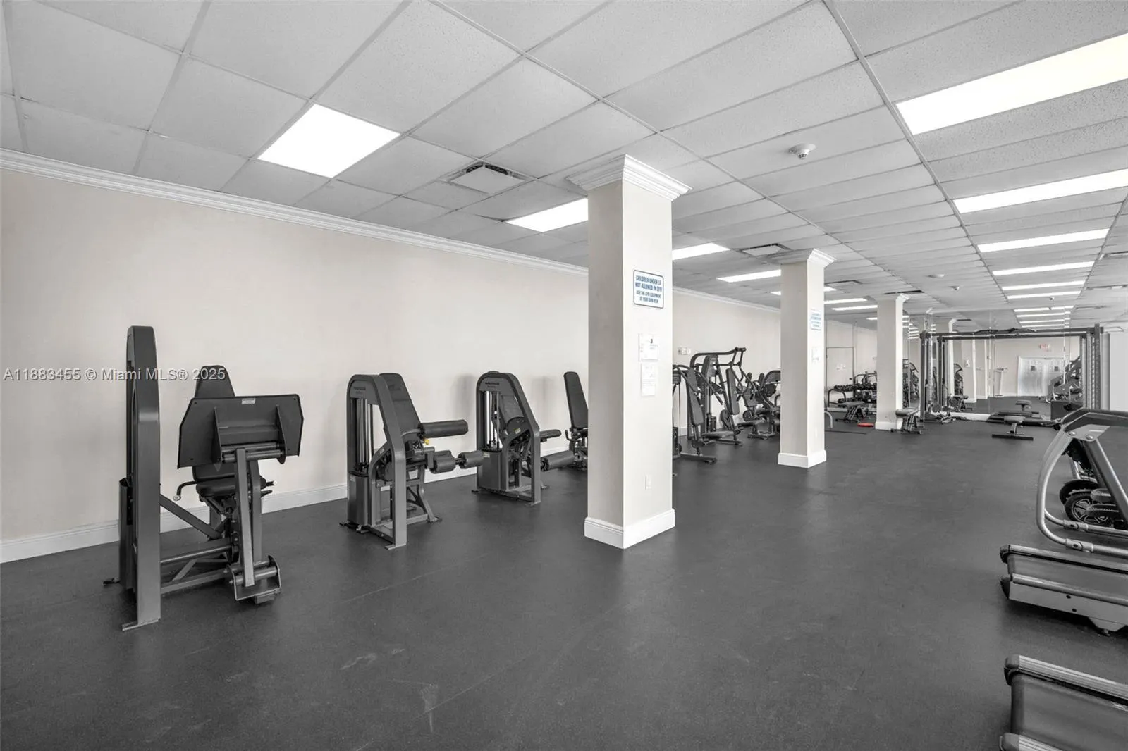 7135 Collins Ave, #736