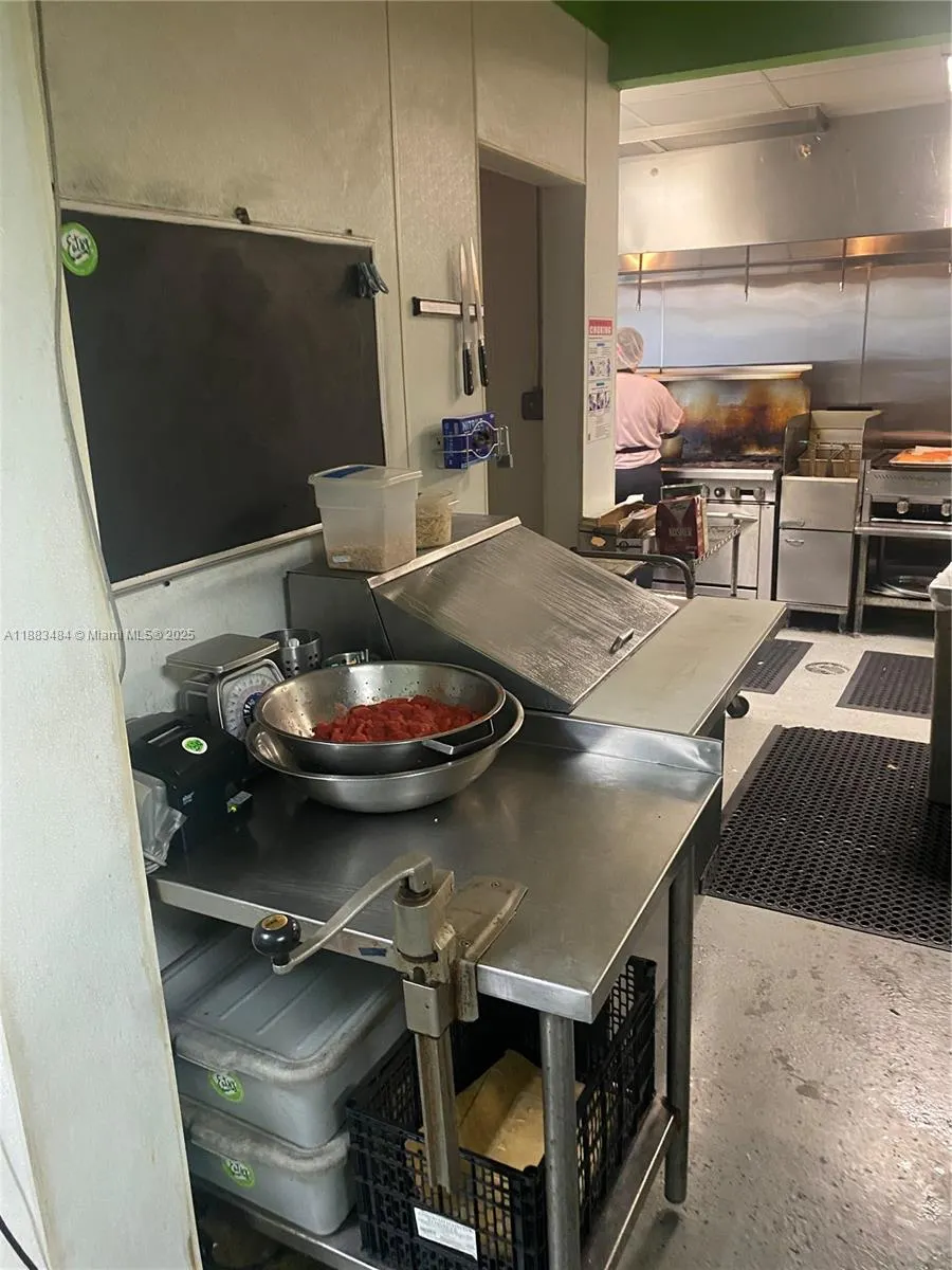 1082 NW 54th St