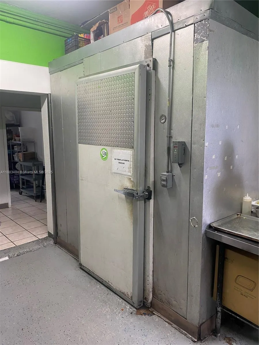 1082 NW 54th St