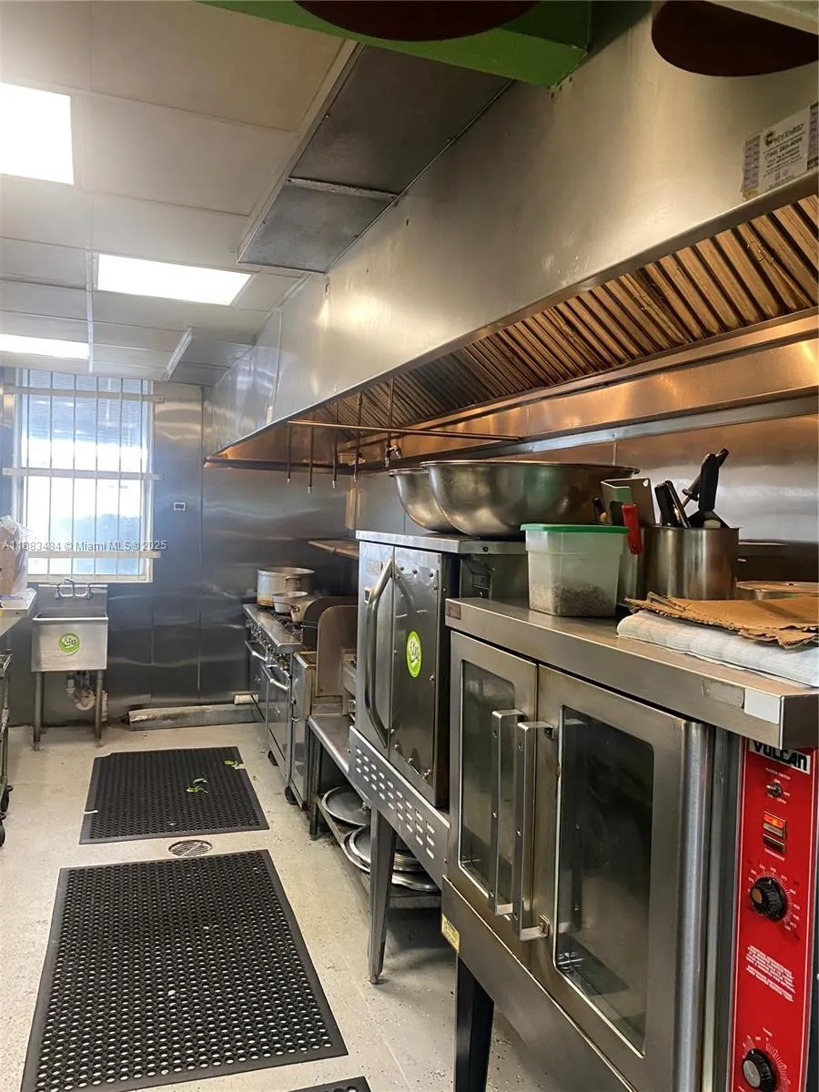 1082 NW 54th St