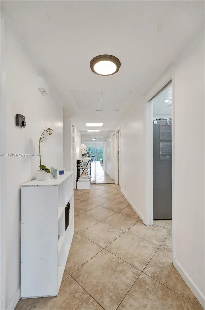 3150 N Palm Aire Dr, #501