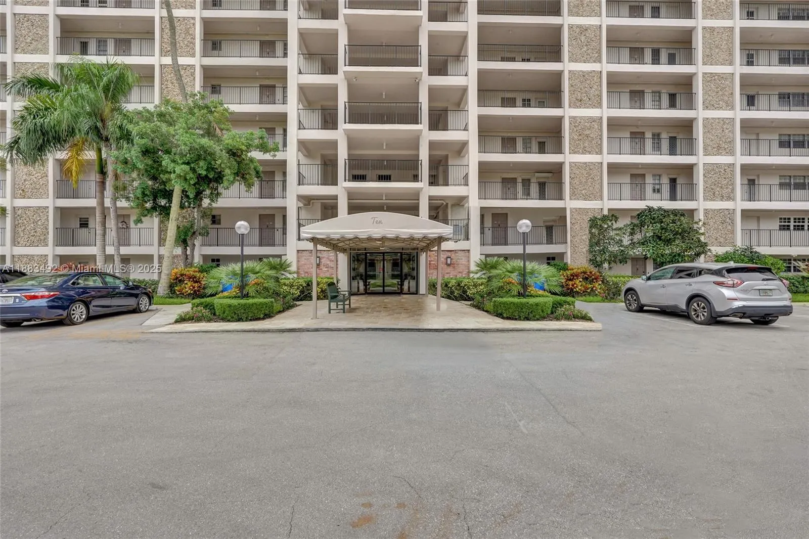 3150 N Palm Aire Dr, #501