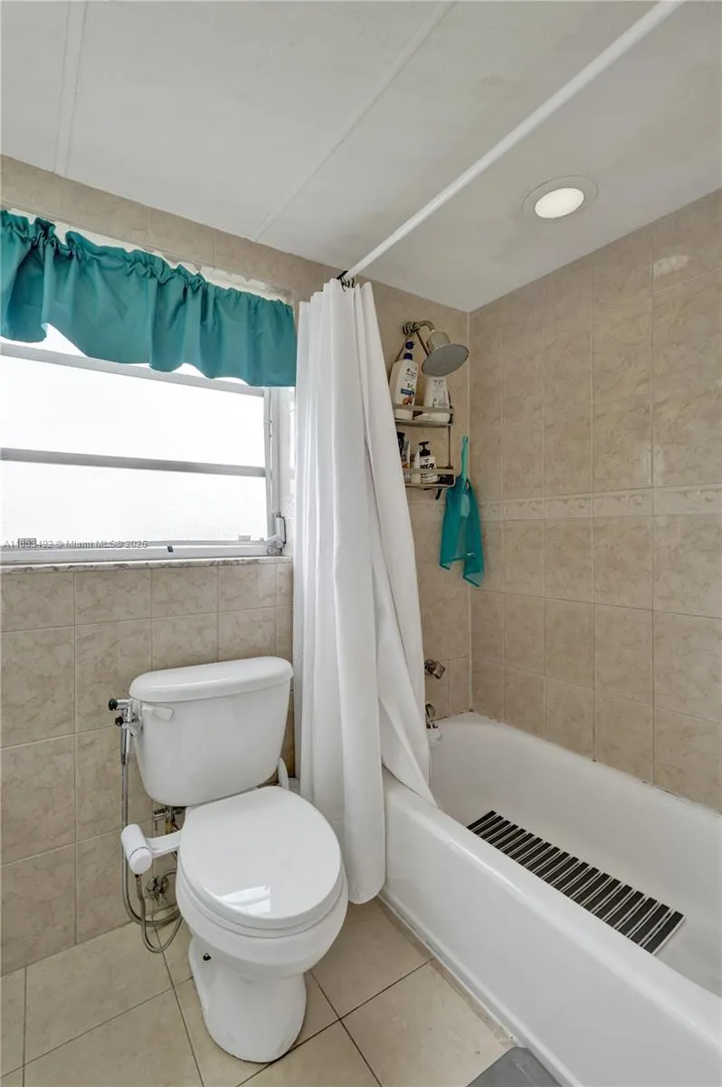3150 N Palm Aire Dr, #501