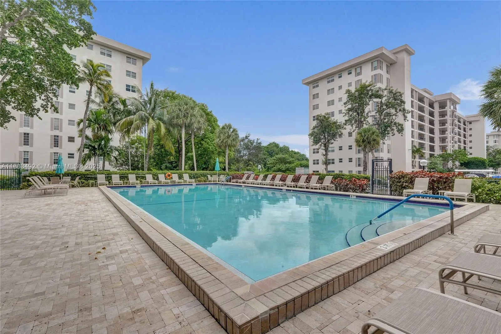 3150 N Palm Aire Dr, #501