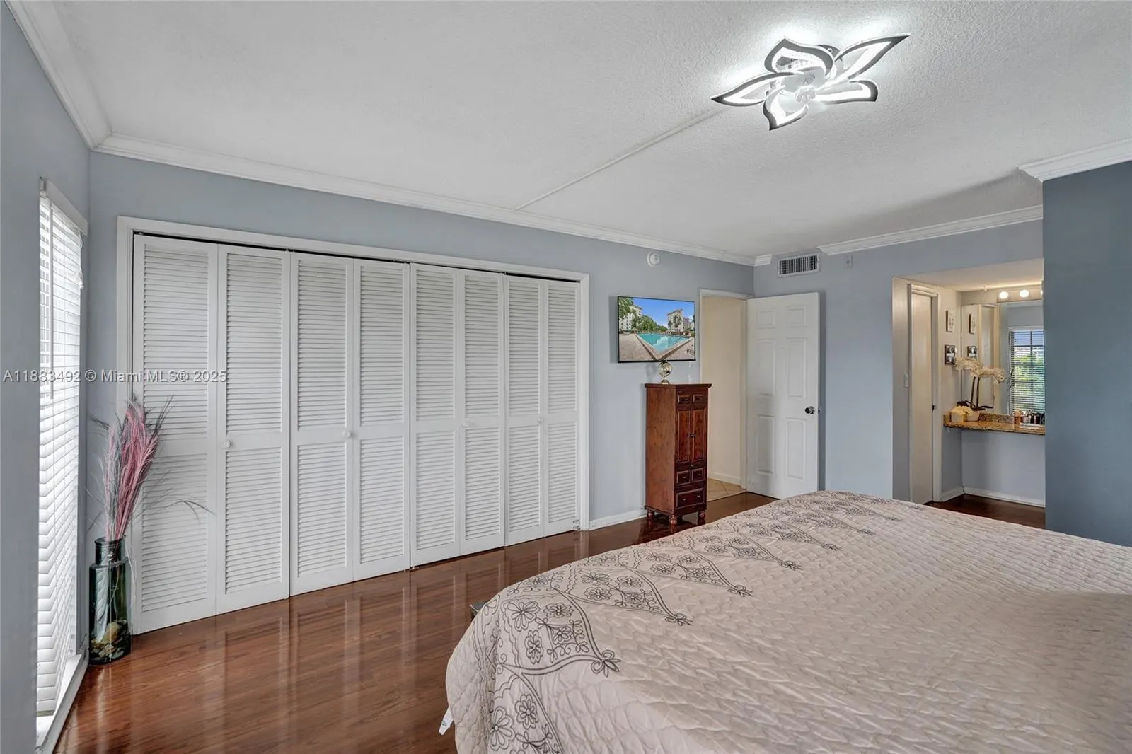 3150 N Palm Aire Dr, #501