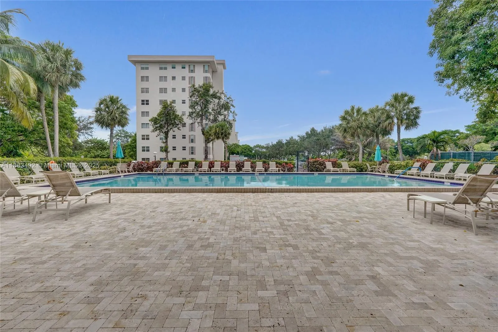 3150 N Palm Aire Dr, #501
