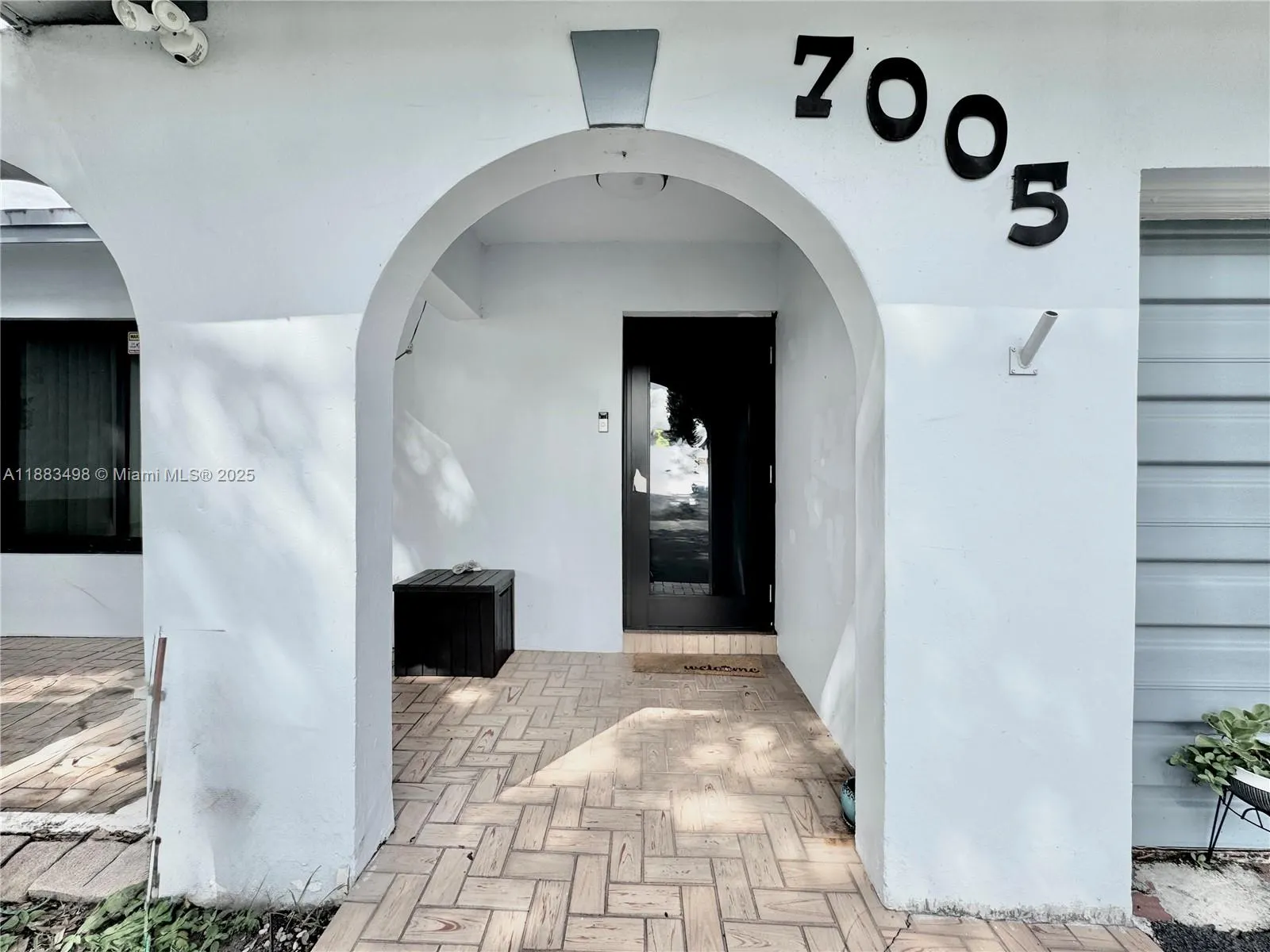 7005 NW 94th Ave