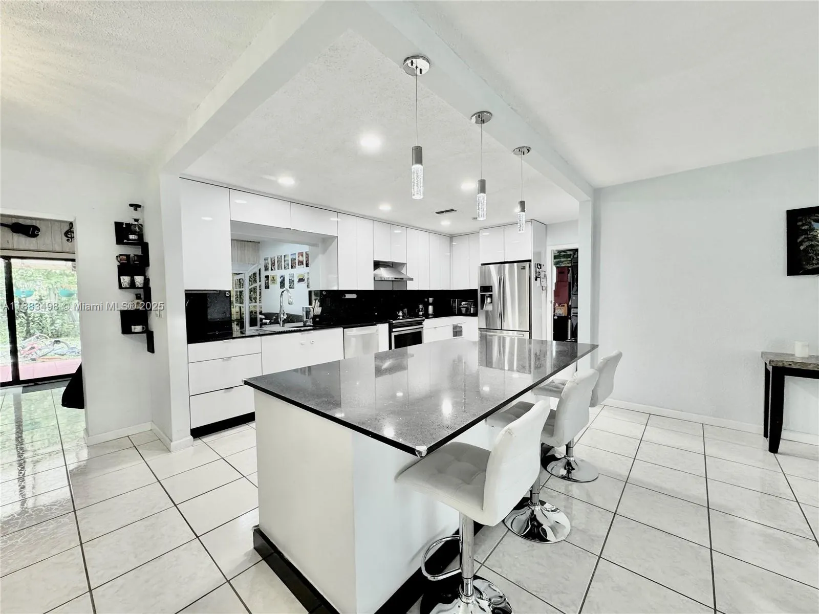 7005 NW 94th Ave