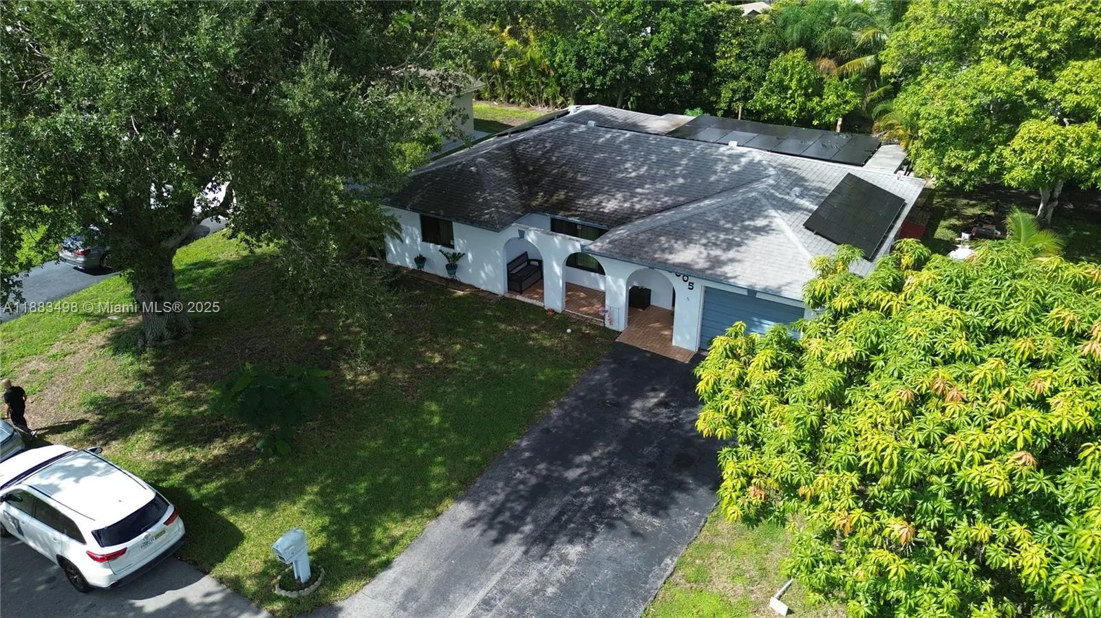 7005 NW 94th Ave