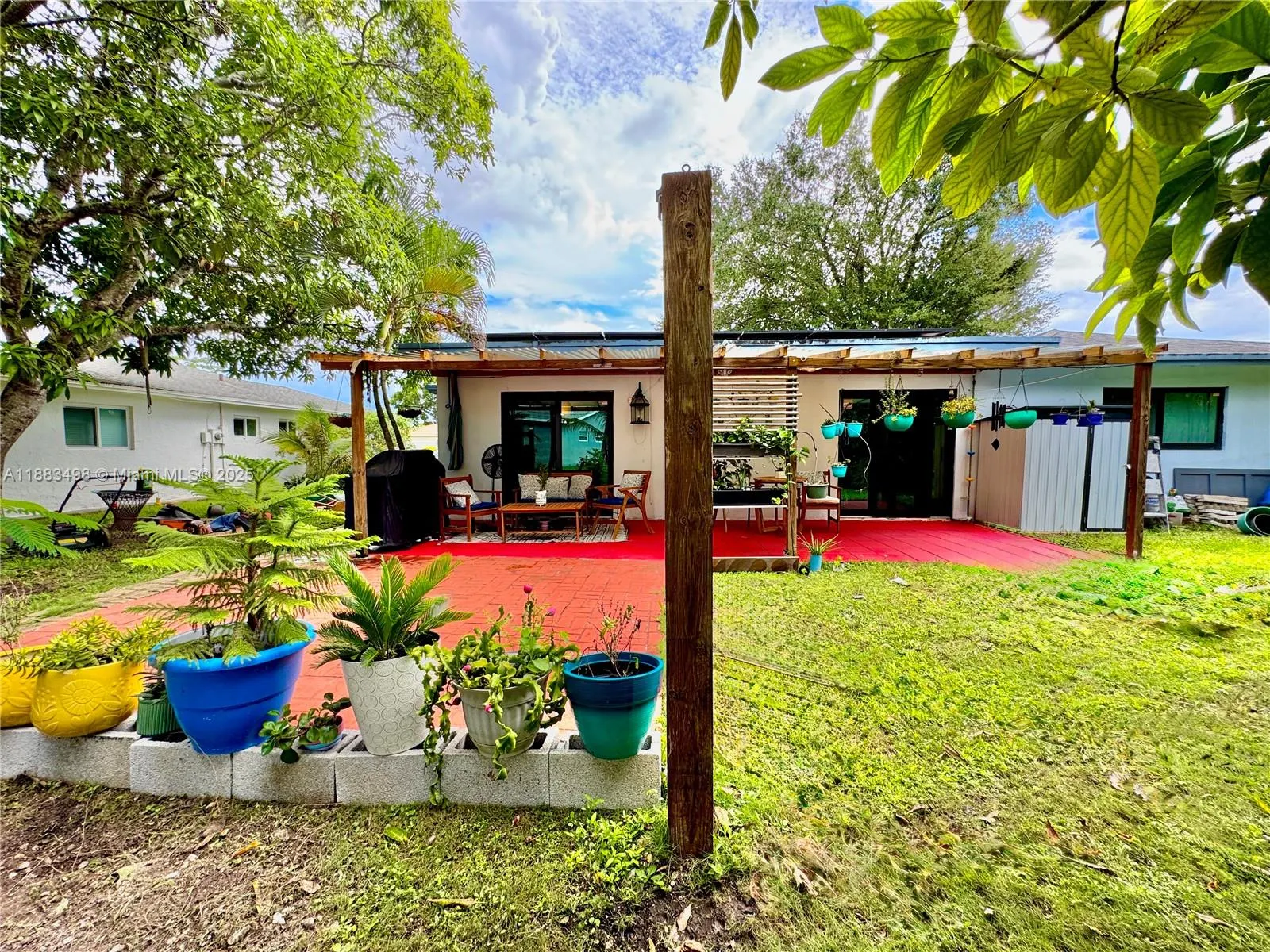7005 NW 94th Ave