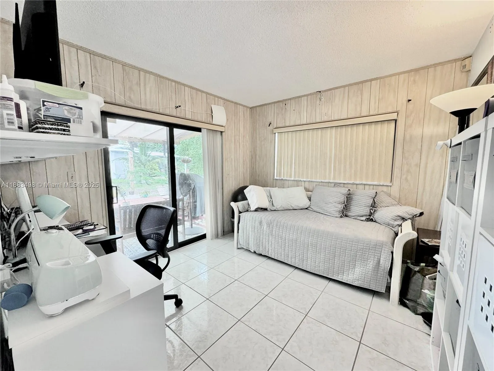 7005 NW 94th Ave