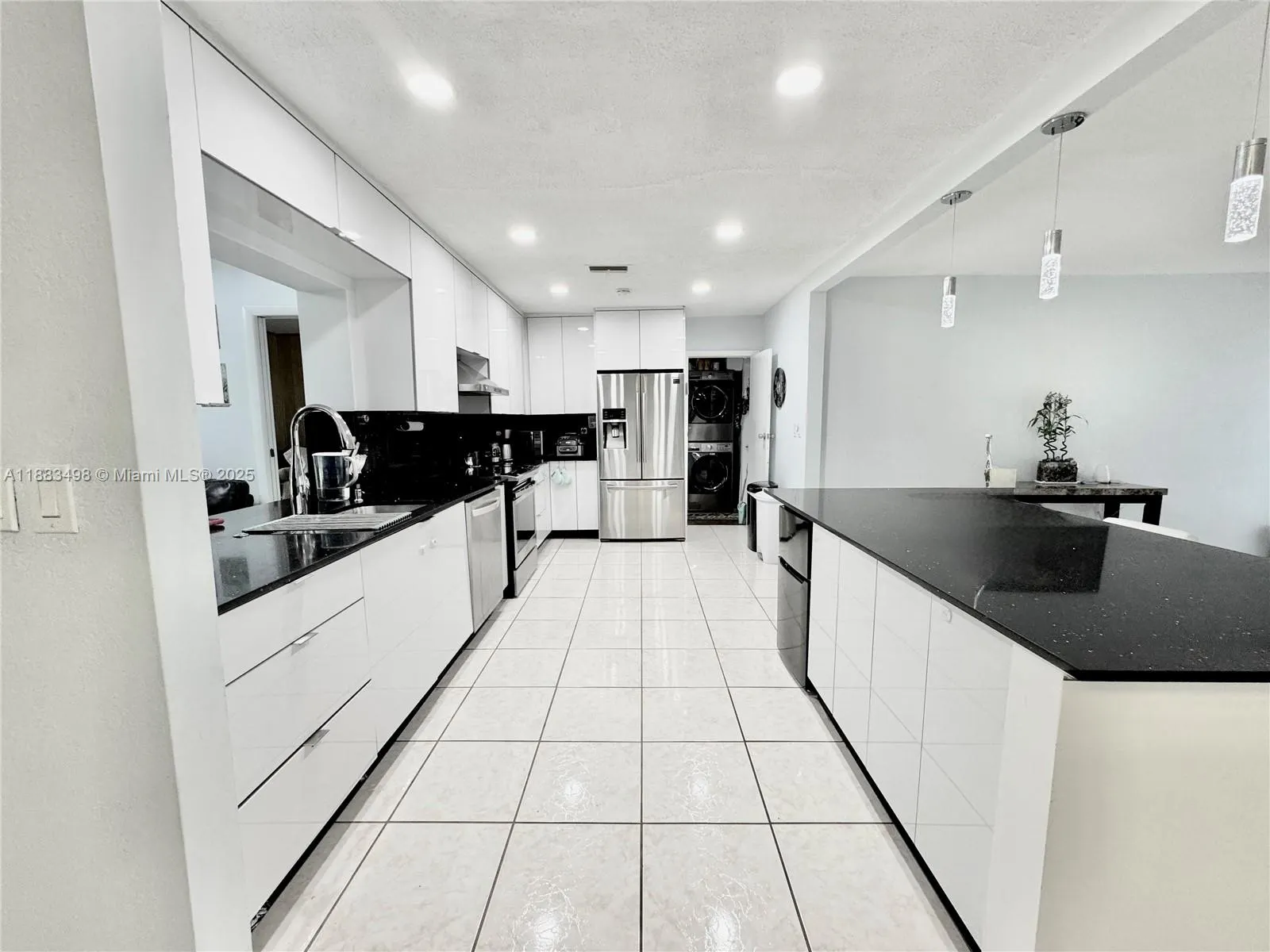 7005 NW 94th Ave