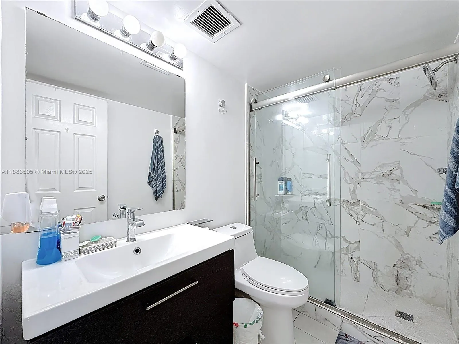 2751 Taft St, #304