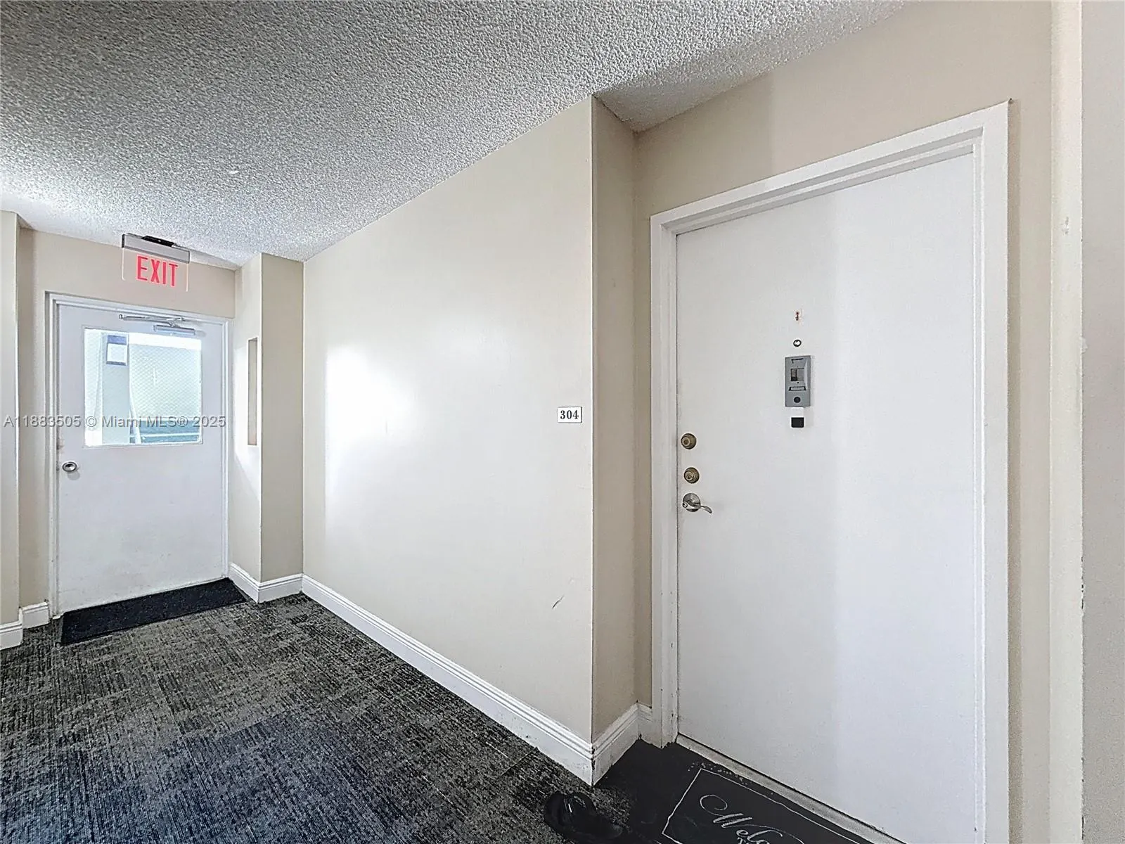 2751 Taft St, #304