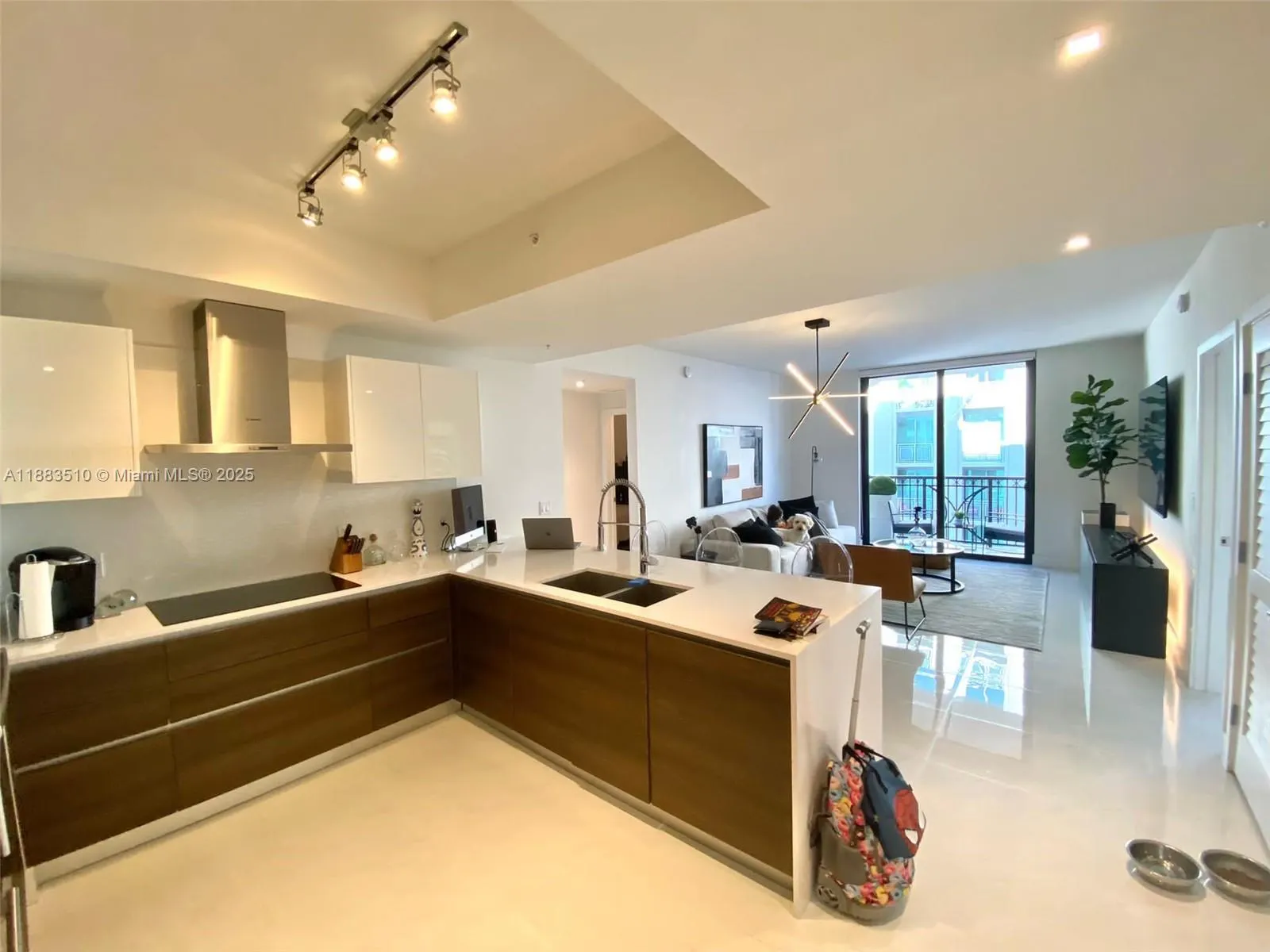 301 Altara Ave, #701