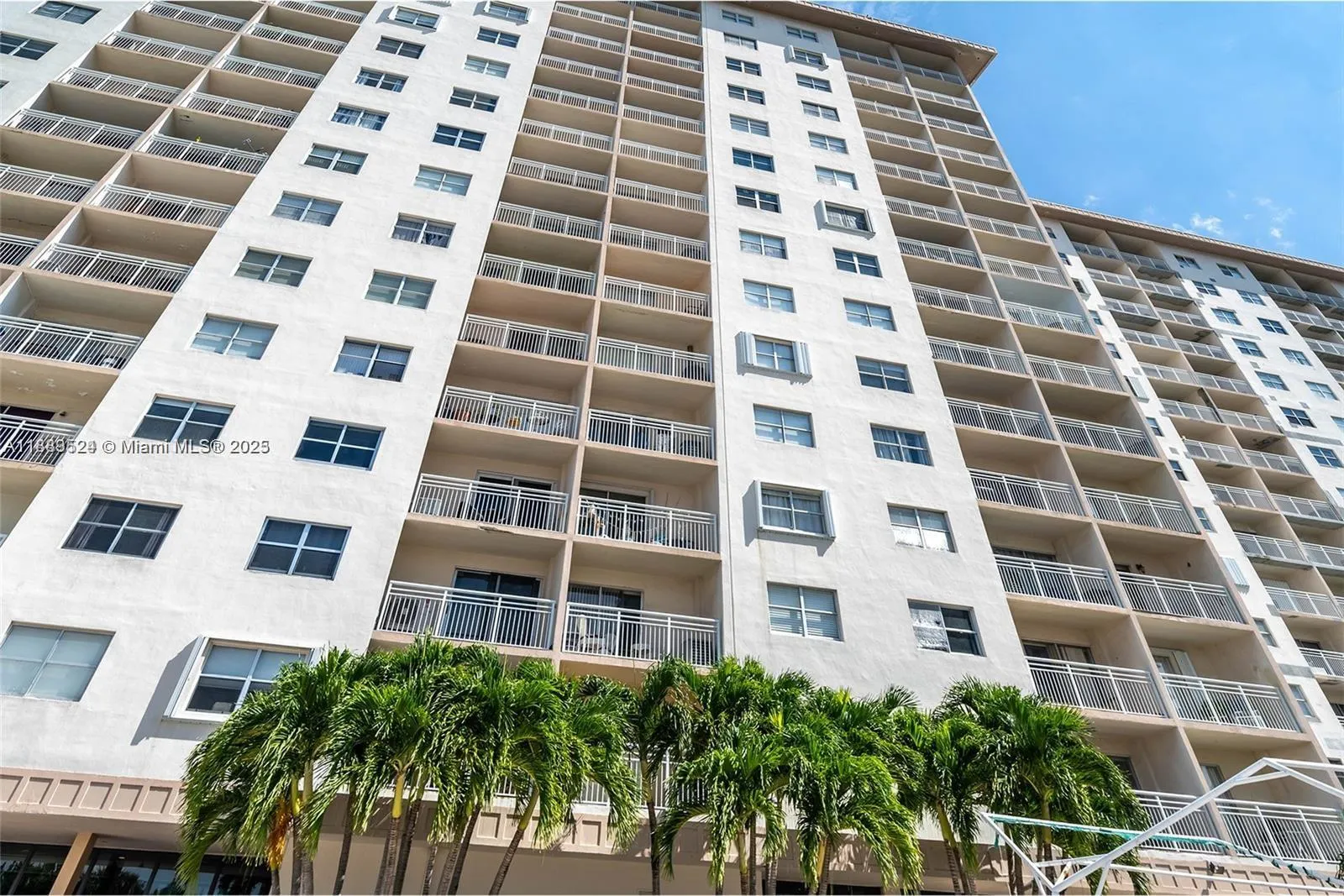 400 Kings Point Dr, #1223