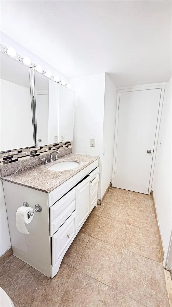 1351 NE Miami Gardens Dr, #1701E