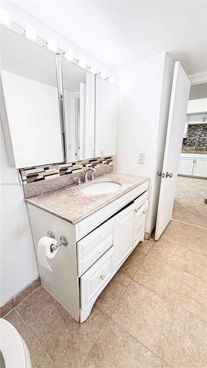 1351 NE Miami Gardens Dr, #1701E