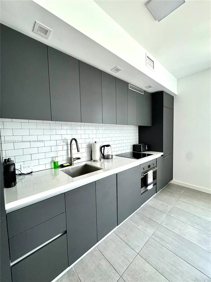 227 NE 2nd St, #2306