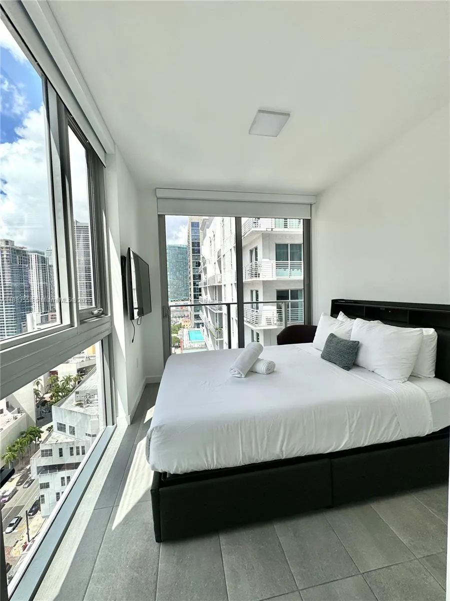 227 NE 2nd St, #2306