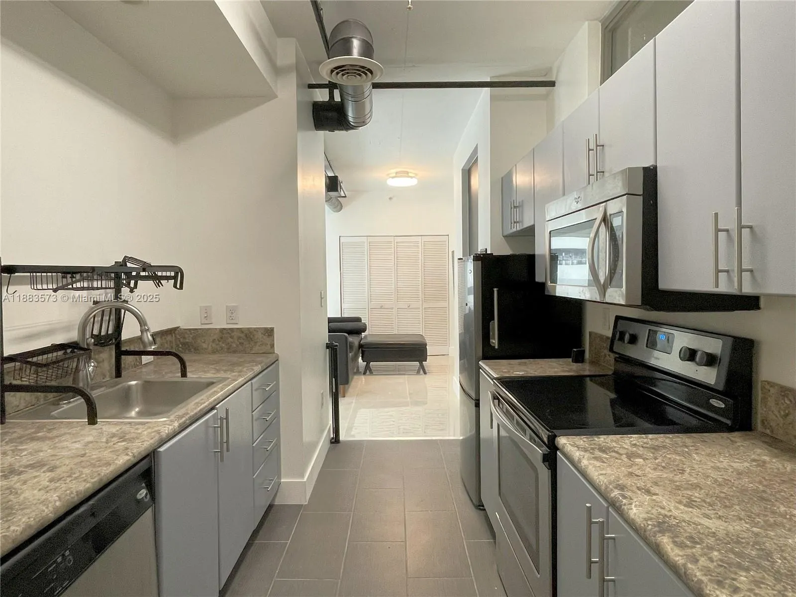 455 NE 25th St, #410
