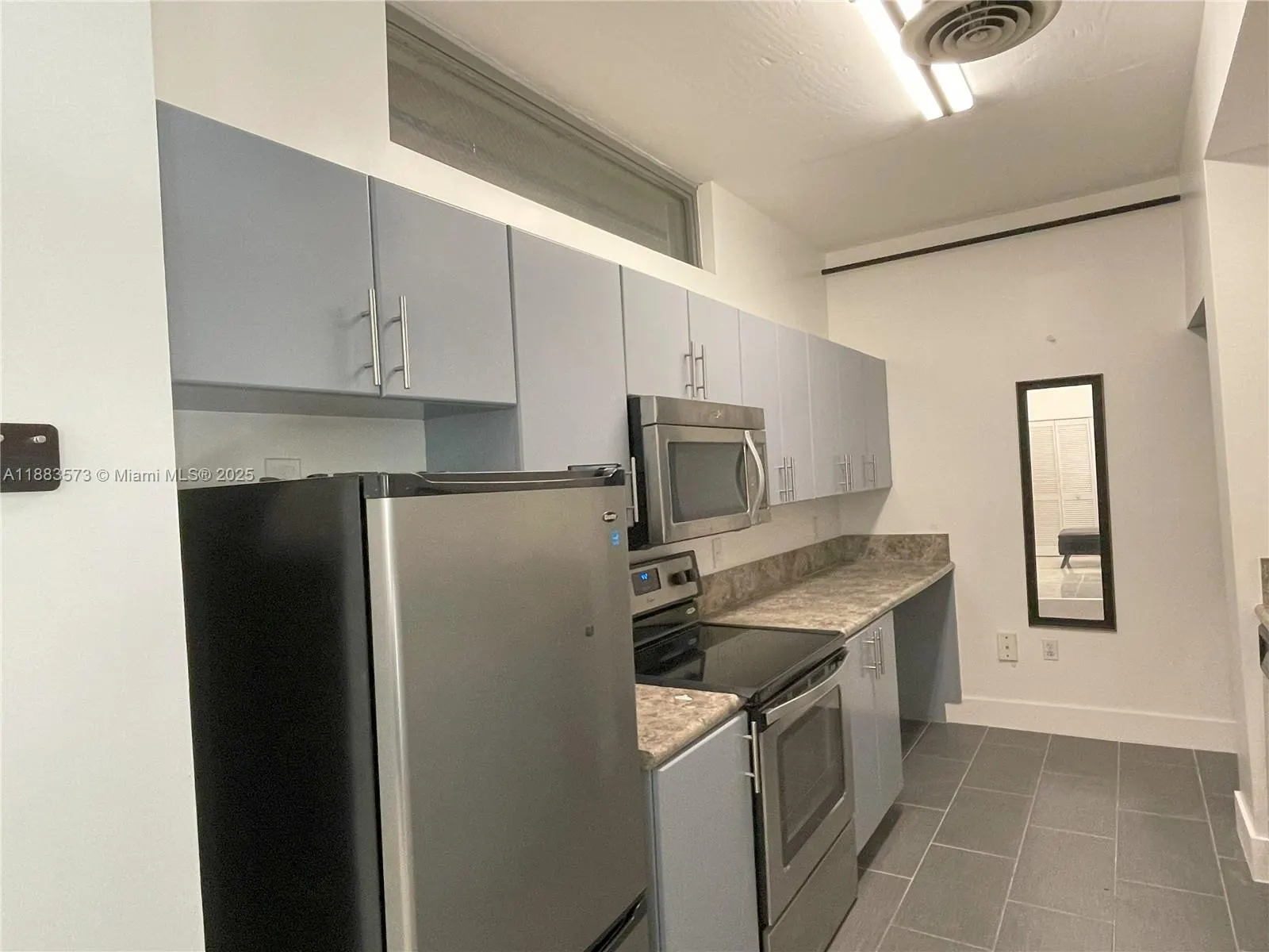455 NE 25th St, #410
