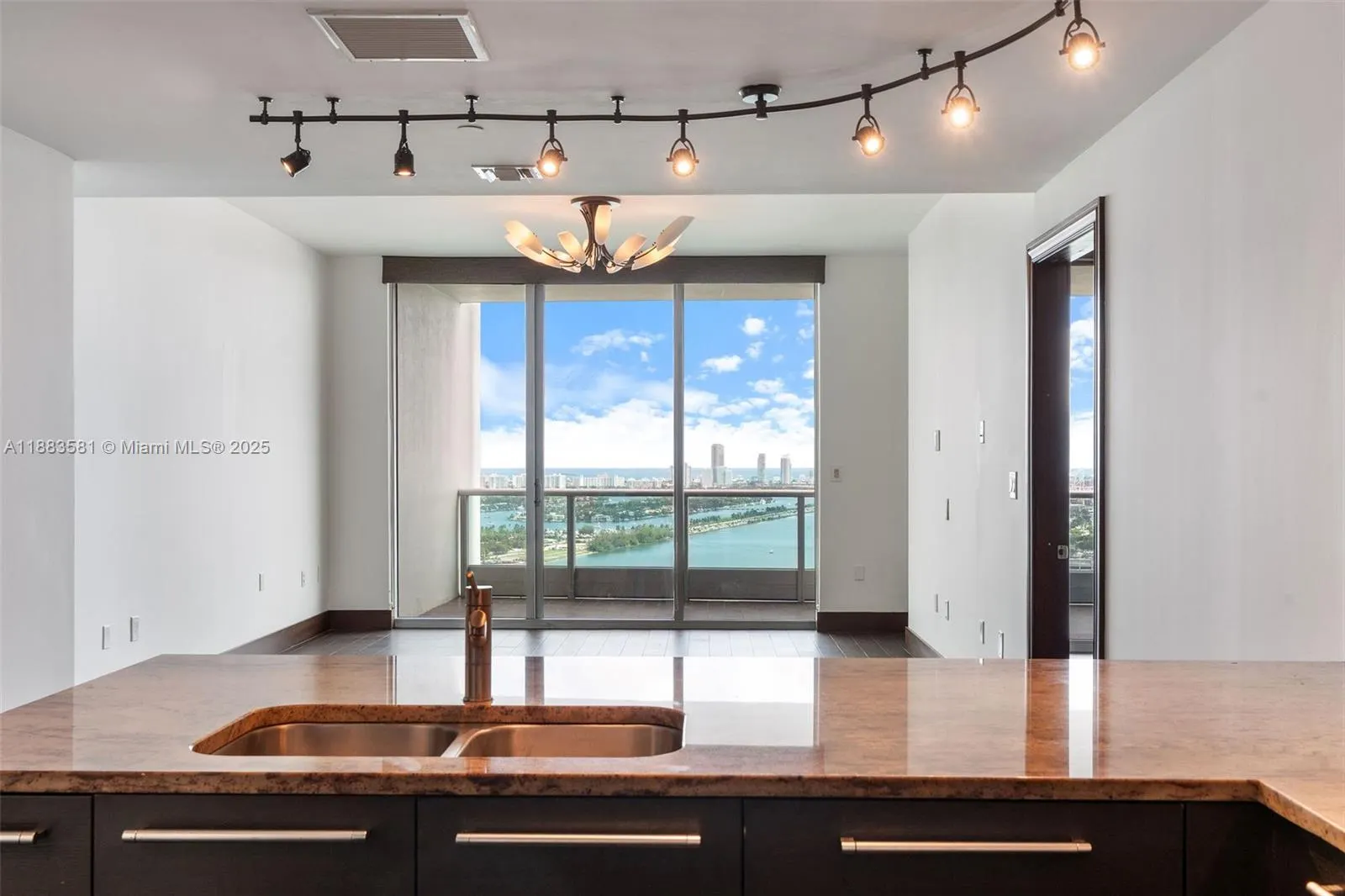 900 Biscayne Blvd, #3502
