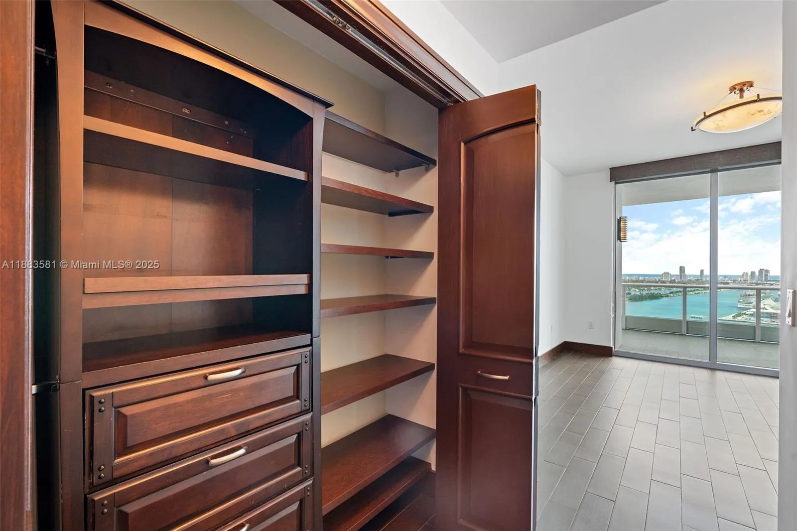 900 Biscayne Blvd, #3502