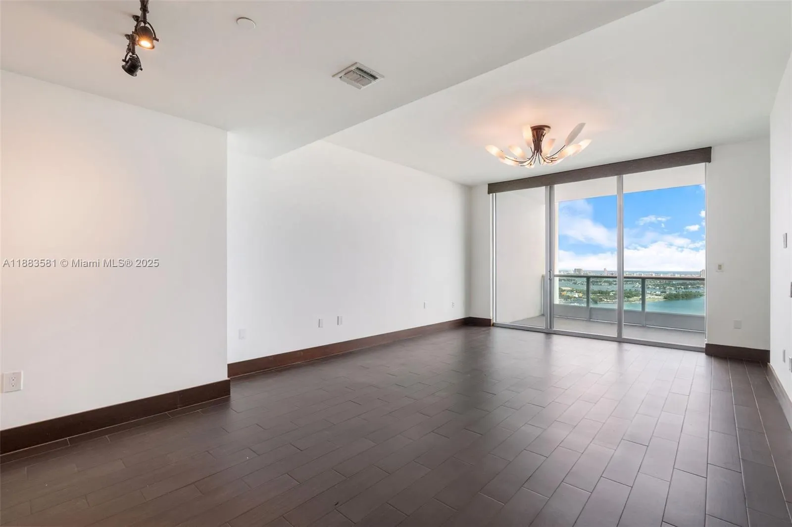 900 Biscayne Blvd, #3502