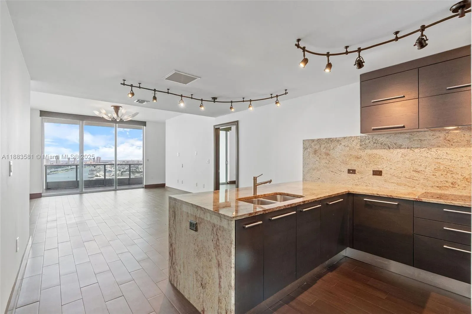 900 Biscayne Blvd, #3502