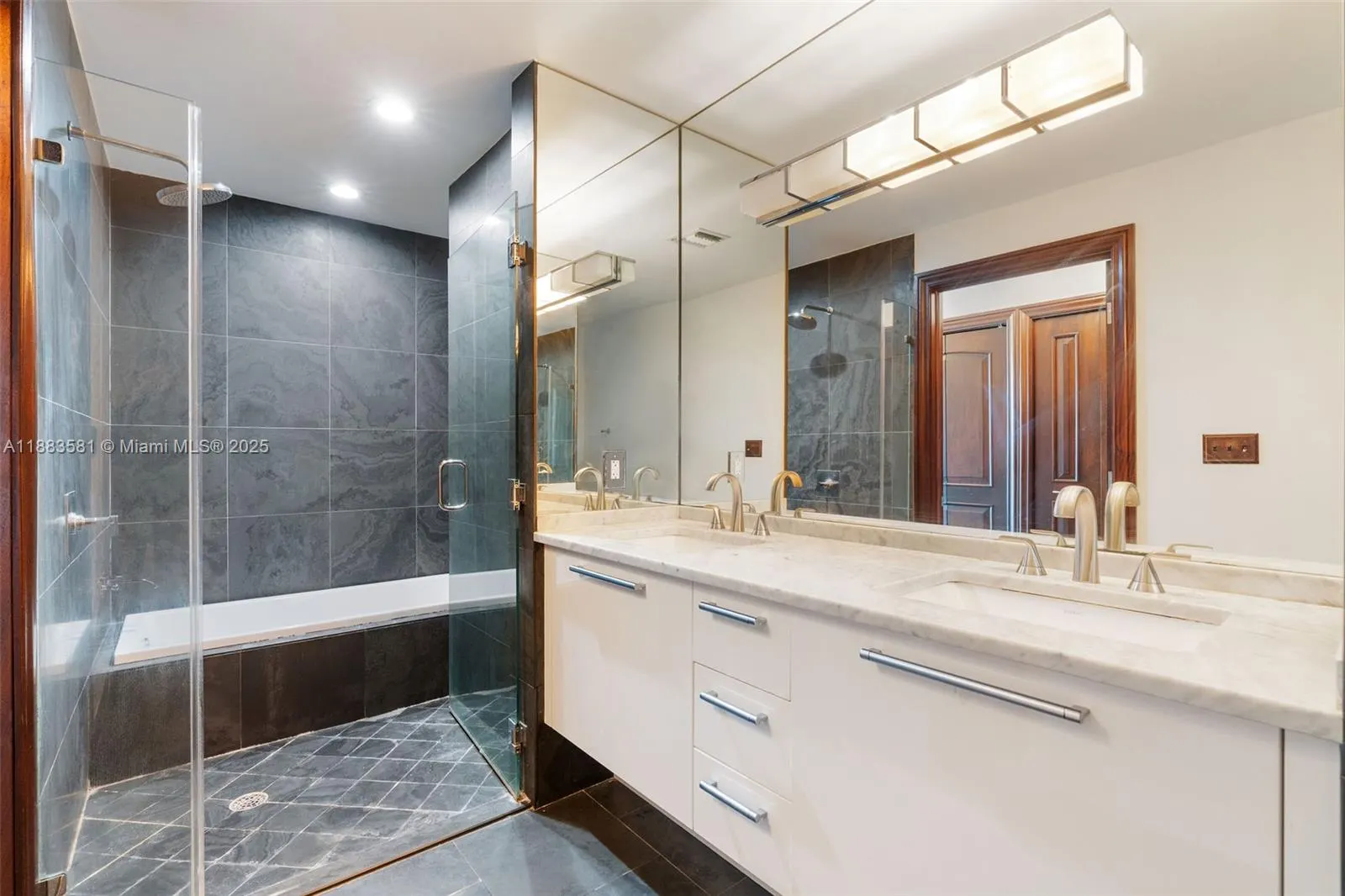 900 Biscayne Blvd, #3502