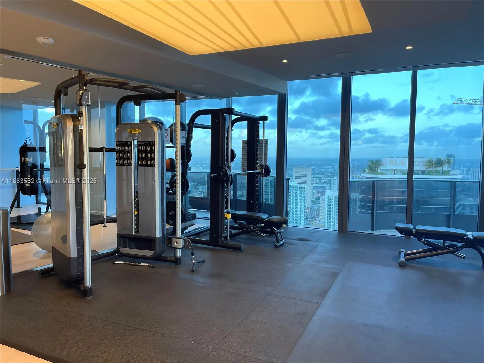 1000 Brickell Plz, #3507