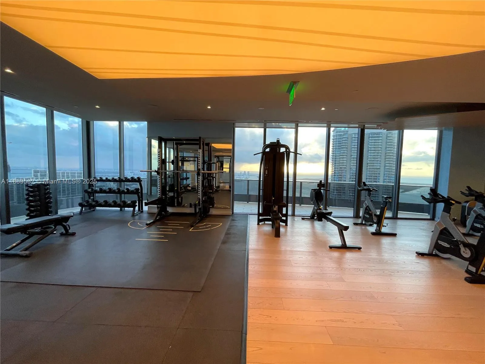 1000 Brickell Plz, #3507