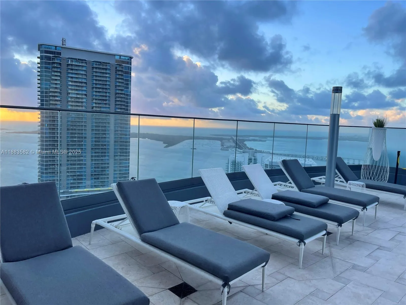 1000 Brickell Plz, #3507